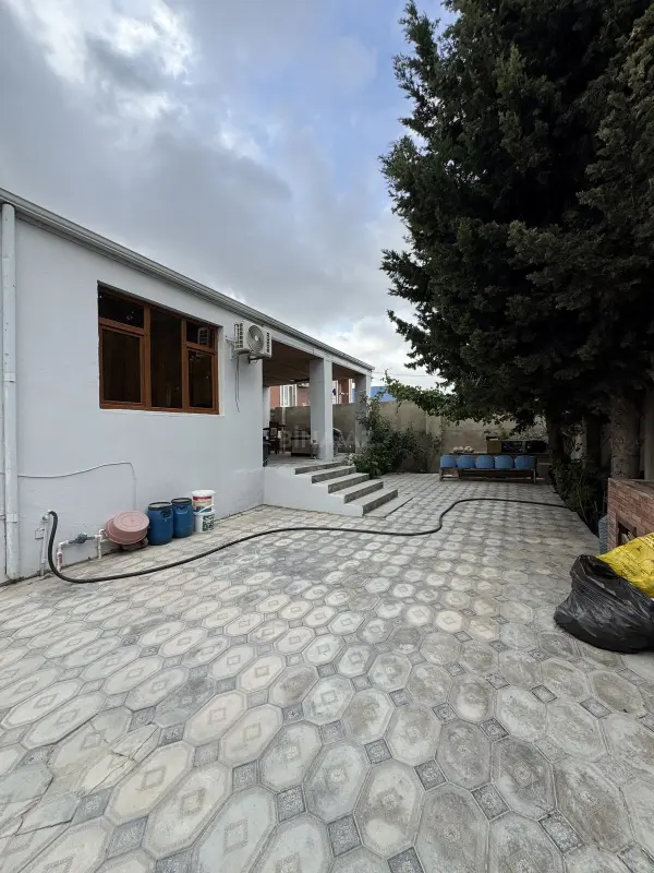 Satılır 4 otaqlı həyət evi 140 m²