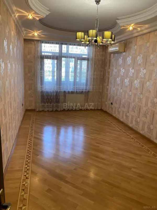 Satılır 3 otaqlı mənzil 140 m²