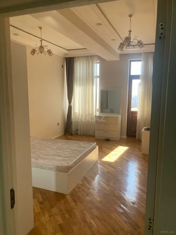 Kirayə verilir 2 otaqlı mənzil 65 m²
