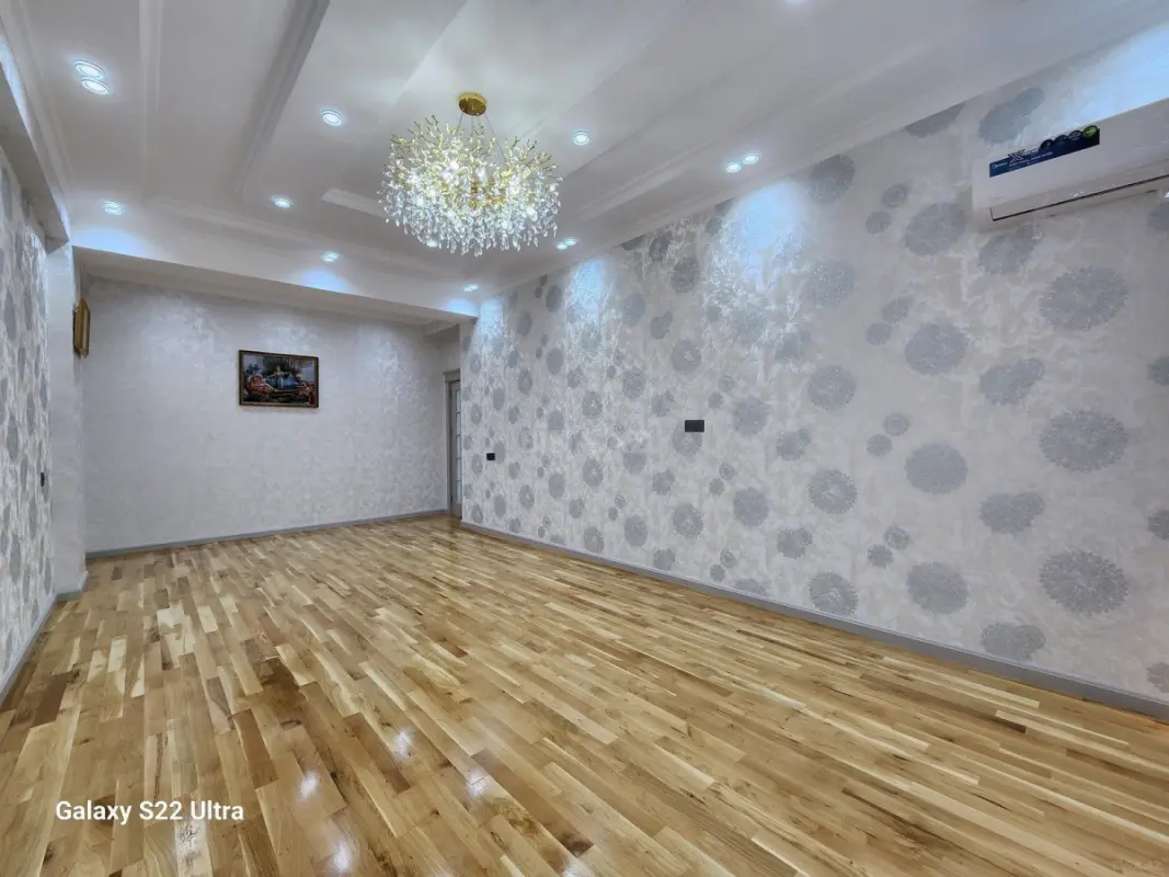 Satılır 3 otaqlı mənzil 130 m²