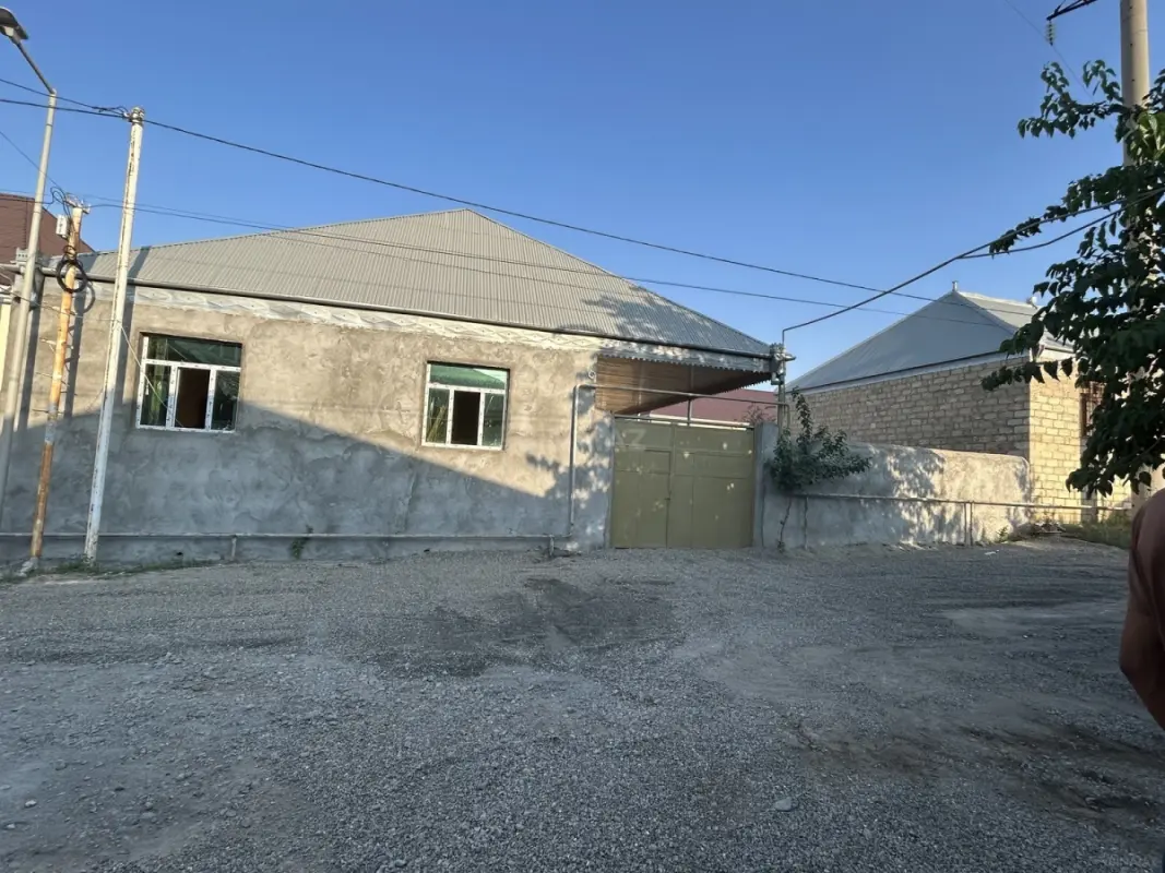 Satılır 3 otaqlı həyət evi 400 m²