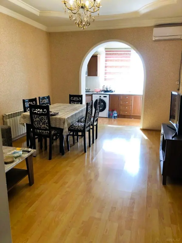 Kirayə verilir 2 otaqlı mənzil 70 m²
