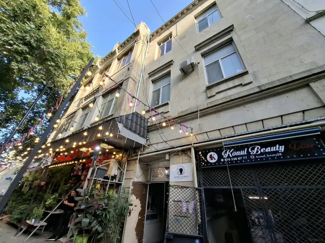 Kirayə verilir 5 otaqlı mənzil 190 m²