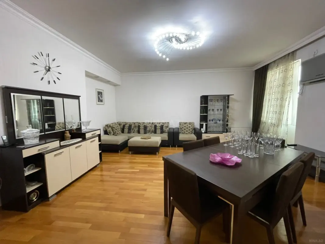 Kirayə verilir 3 otaqlı mənzil 115 m²