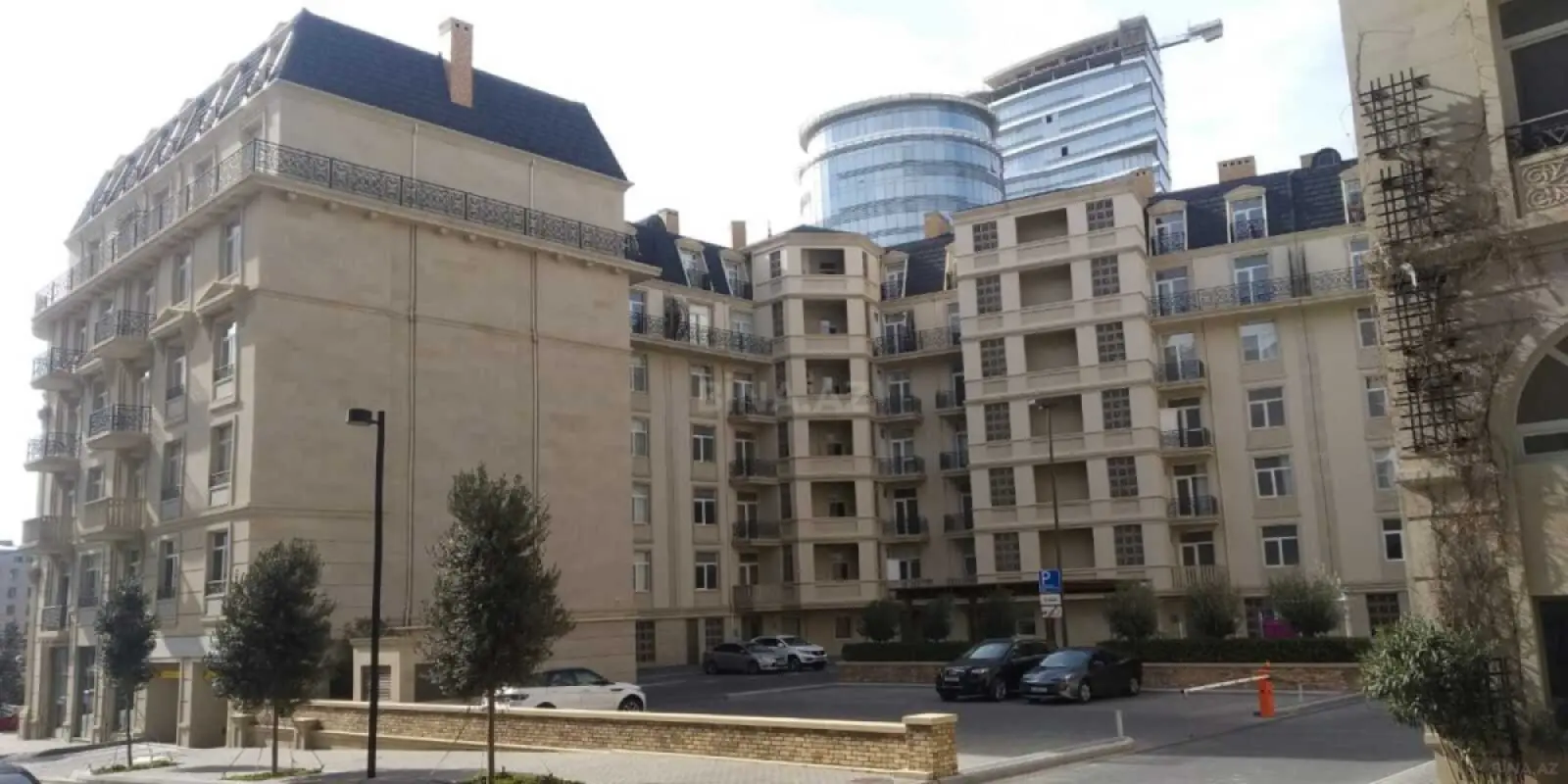 Kirayə verilir 2 otaqlı mənzil 92 m²