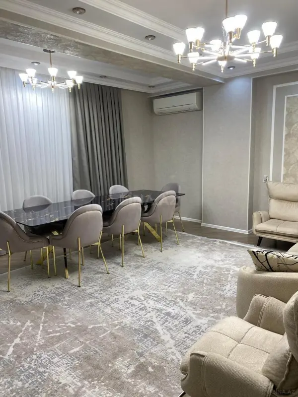 Satılır 3 otaqlı mənzil 122 m²
