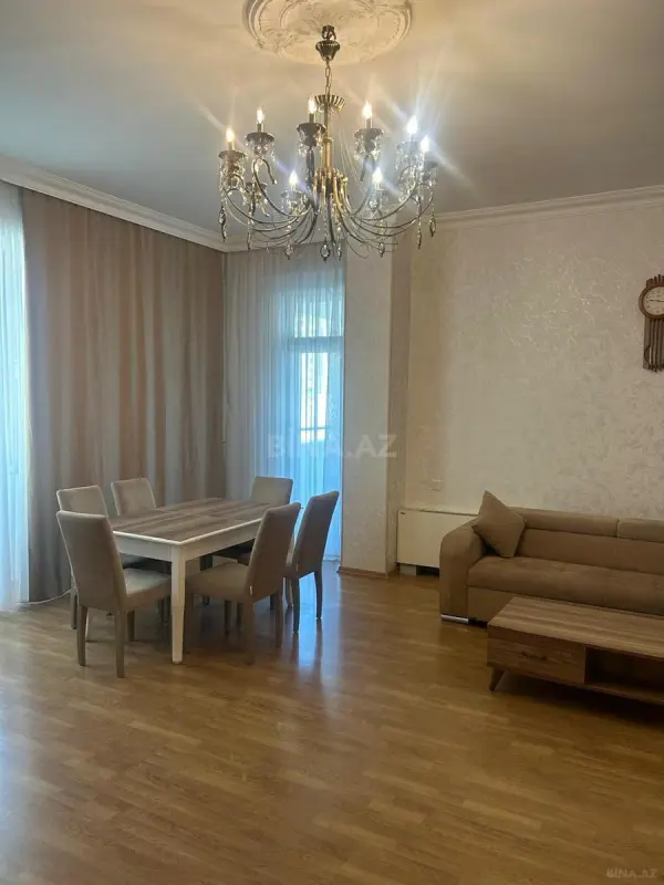Kirayə verilir 3 otaqlı mənzil 140 m²