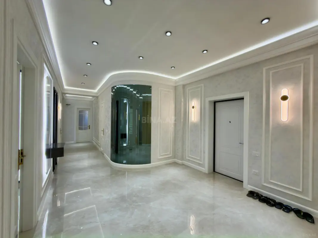 Satılır 4 otaqlı mənzil 172 m²