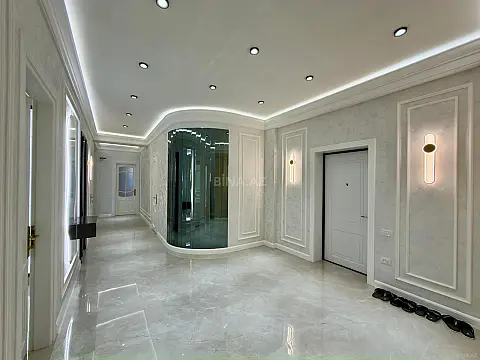 Satılır 4 otaqlı mənzil 172 m² — Bakı, Nizami 4 otaq 172.00 m²