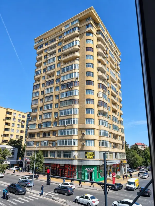 Satılır 3 otaqlı mənzil 136 m²