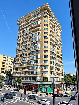 Satılır 3 otaqlı mənzil 136 m² — Bakı 3 otaq 136.00 m²