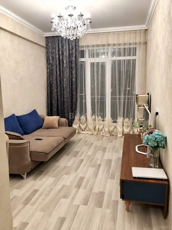 Kirayə verilir 2 otaqlı mənzil 45 m²