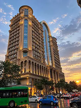 Kirayə verilir 4 otaqlı mənzil 185 m² — Bakı 4 otaq 185.00 m²