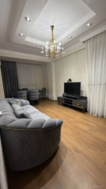Kirayə verilir 3 otaqlı mənzil 130 m²