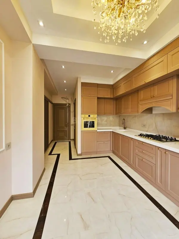 Satılır 4 otaqlı mənzil 129 m²