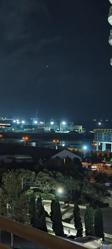 Kirayə verilir 5 otaqlı mənzil 200 m²