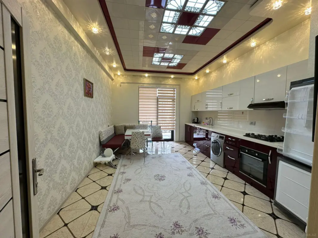 Kirayə verilir 2 otaqlı mənzil 92 m²