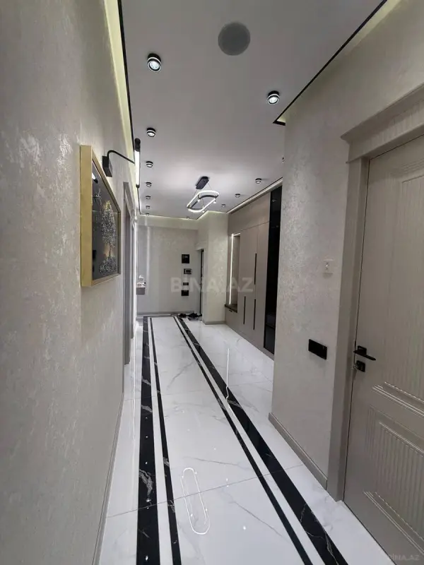 Satılır 3 otaqlı mənzil 105 m²