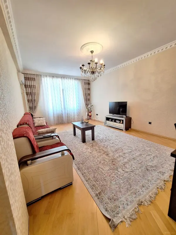 Satılır 2 otaqlı mənzil 75 m²