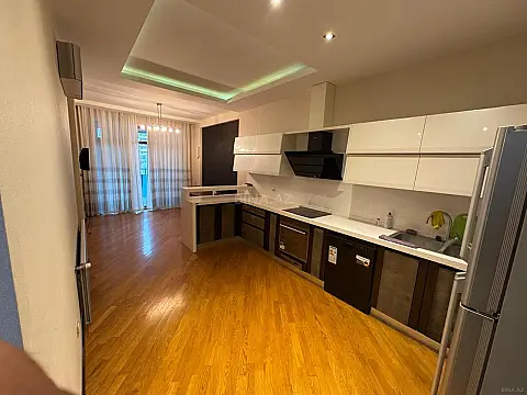 Kirayə verilir 3 otaqlı mənzil 90 m² — Bakı 3 otaq 90.00 m²