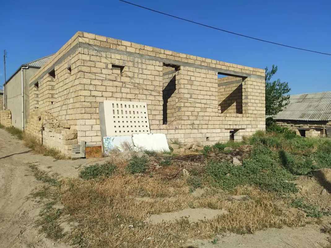 Satılır 3 otaqlı həyət evi 100 m²