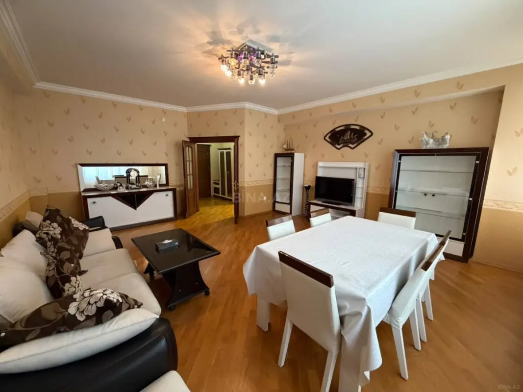 Kirayə verilir 3 otaqlı mənzil 135 m²