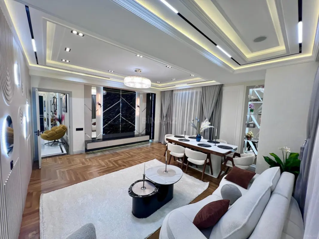 Satılır 3 otaqlı mənzil 120 m²