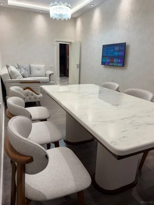 Kirayə verilir 2 otaqlı mənzil 75 m²