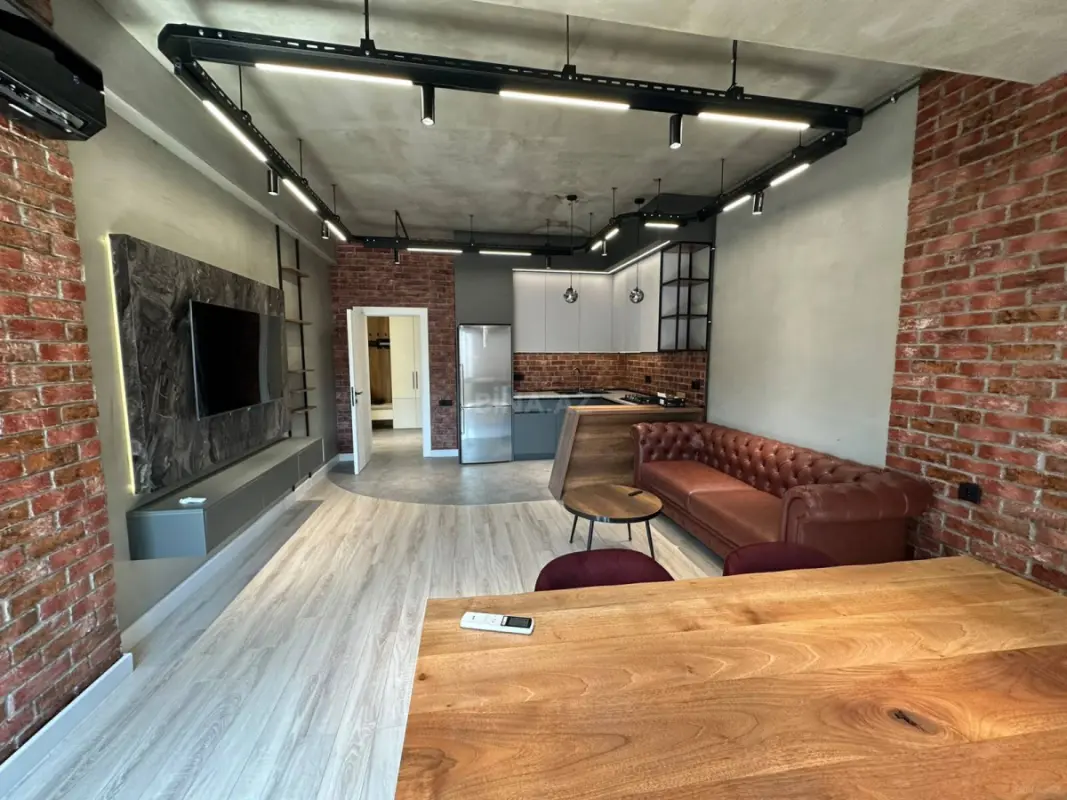 Kirayə verilir 2 otaqlı mənzil 62 m²