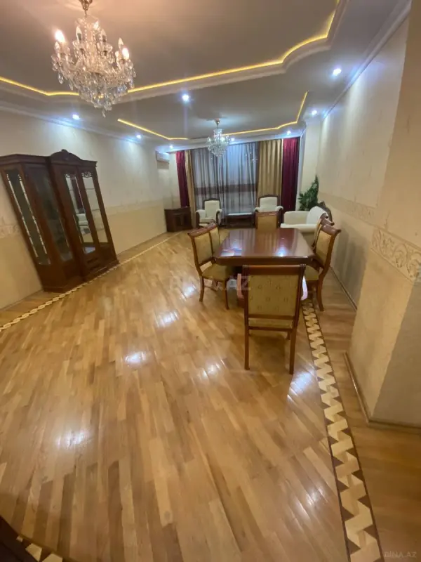 Kirayə verilir 4 otaqlı mənzil 185 m²
