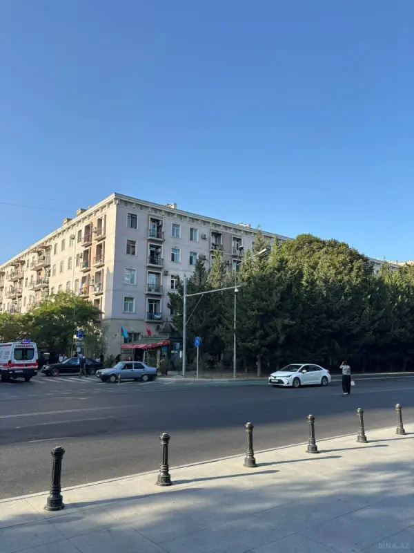 Satılır 4 otaqlı mənzil 100 m²