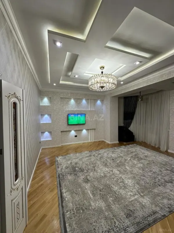 Satılır 3 otaqlı mənzil 124 m²