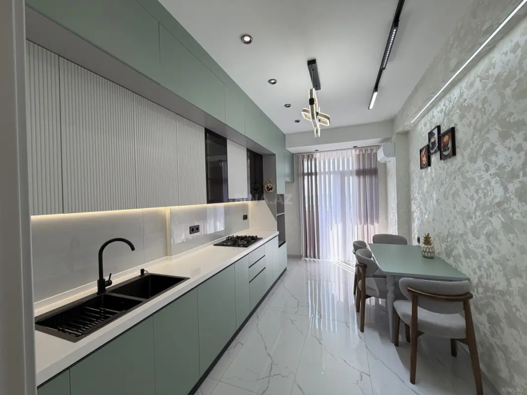 Satılır 3 otaqlı mənzil 105 m²