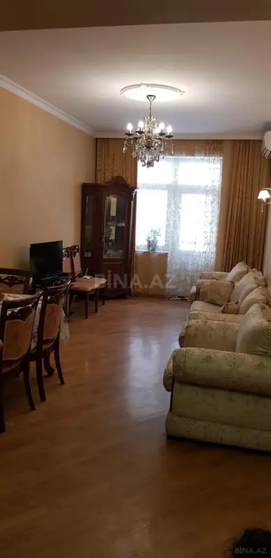 Kirayə verilir 2 otaqlı mənzil 68 m²