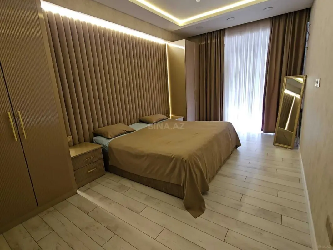 Kirayə verilir 3 otaqlı mənzil 140 m²