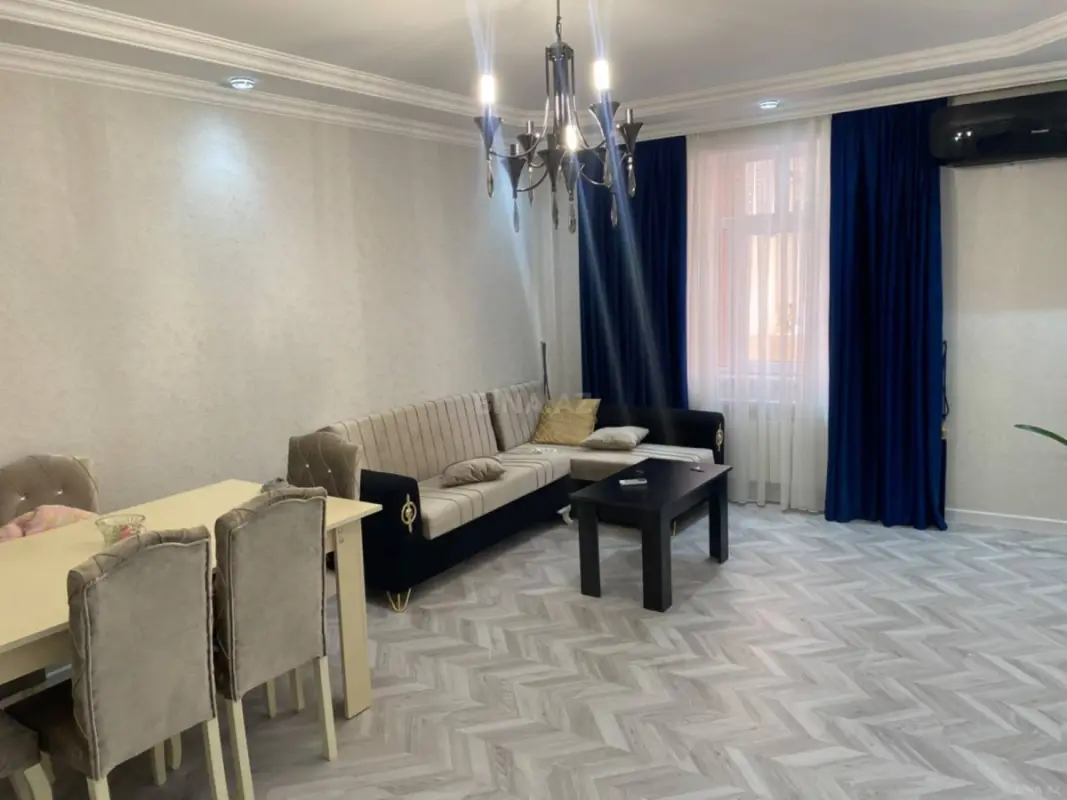 Kirayə verilir 3 otaqlı mənzil 120 m²