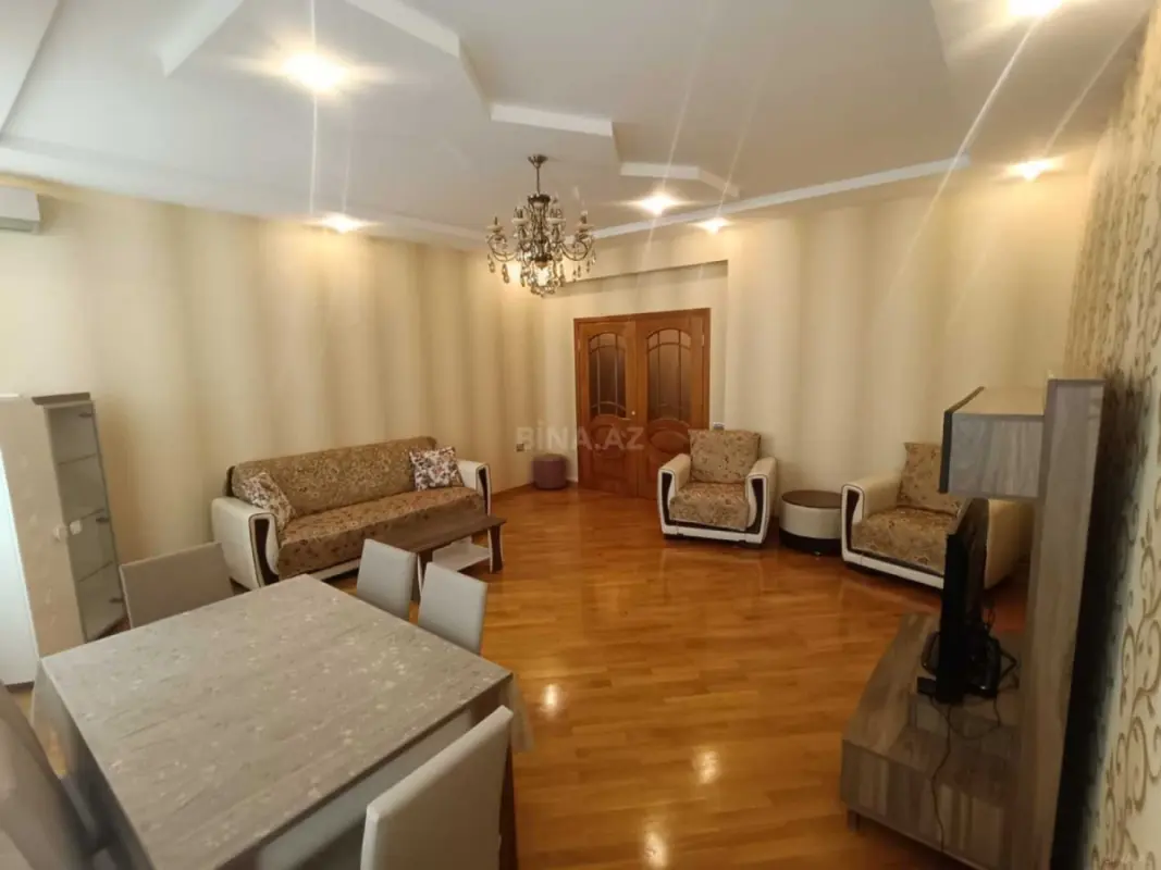 Kirayə verilir 3 otaqlı mənzil 140 m²