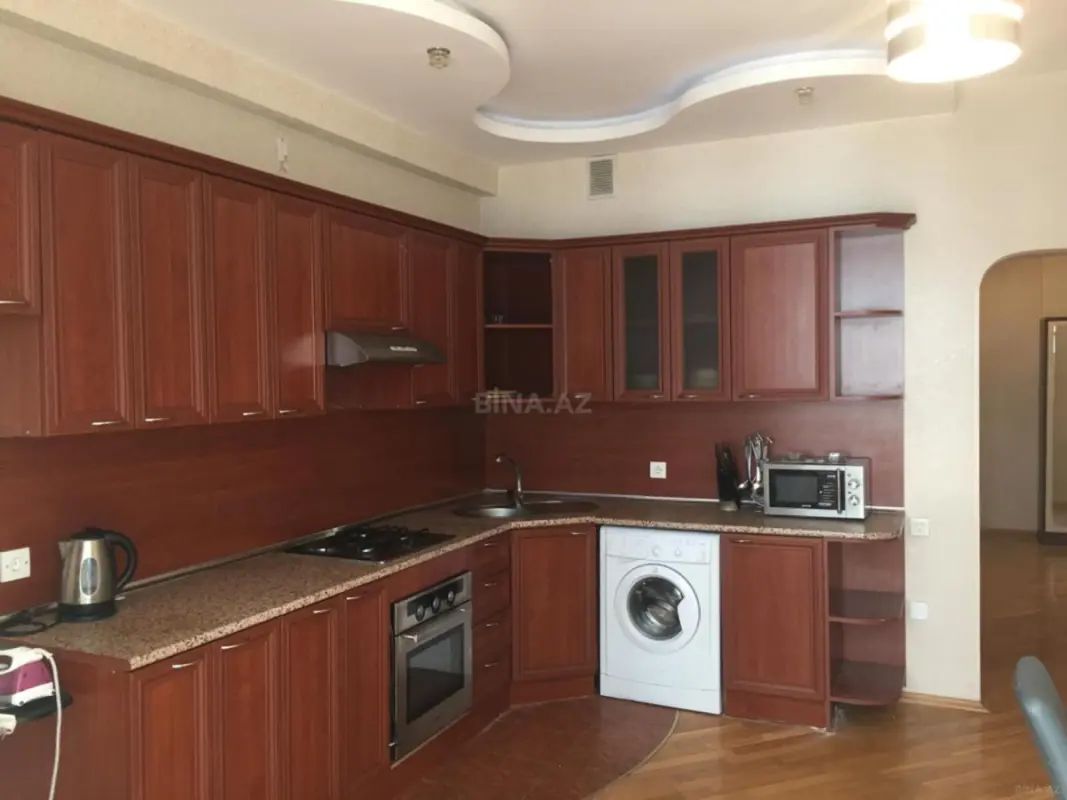 Satılır 3 otaqlı mənzil 126 m²