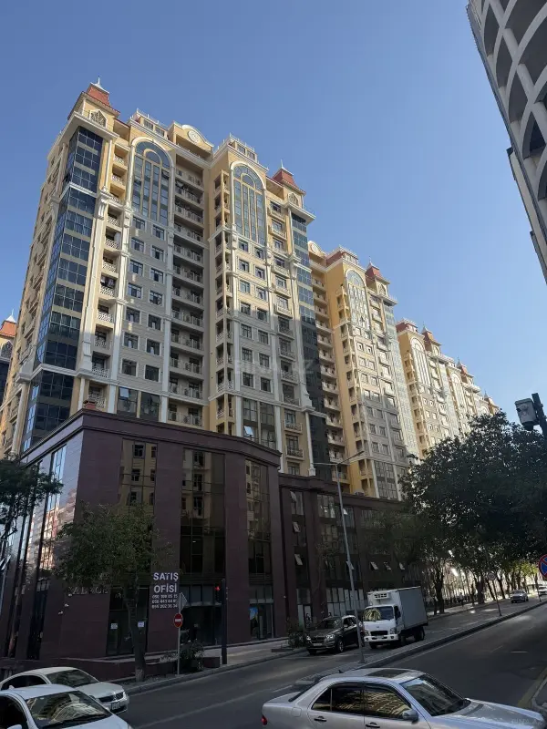 Satılır 3 otaqlı mənzil 115 m²