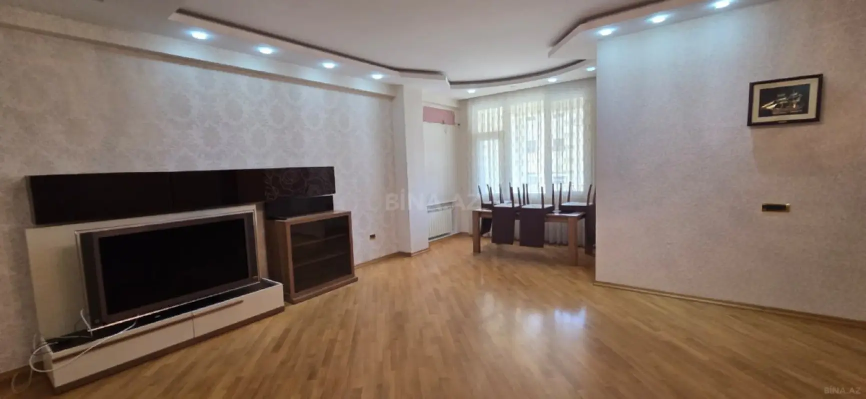 Satılır 4 otaqlı mənzil 200 m²