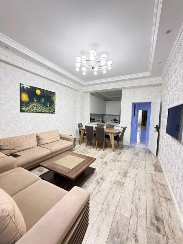 Satılır 2 otaqlı mənzil 82 m²
