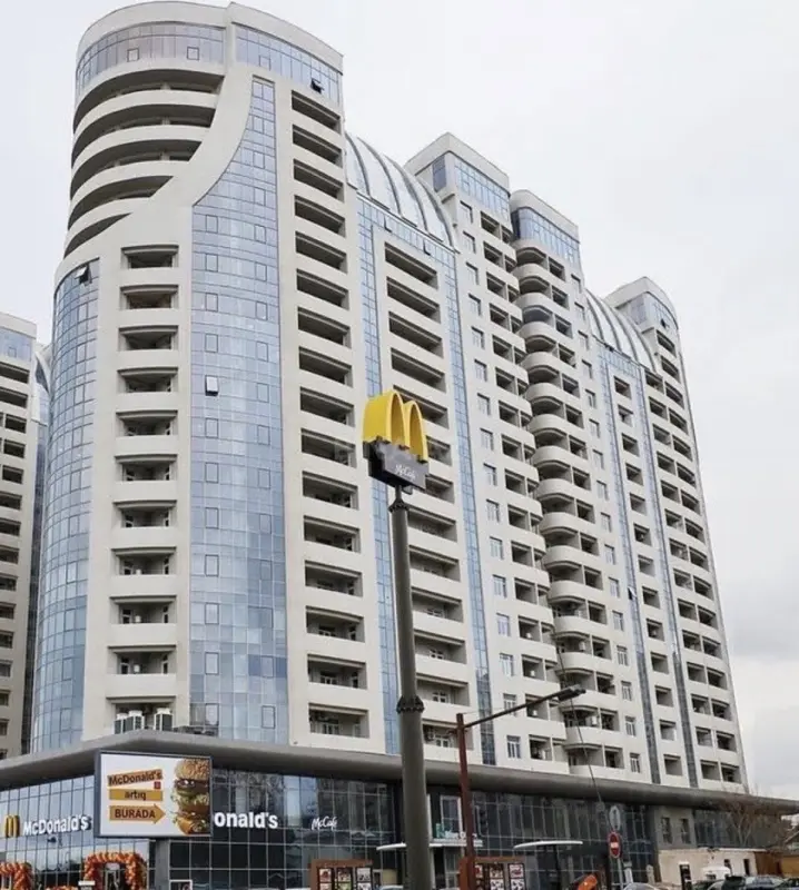 Satılır 3 otaqlı mənzil 92 m²