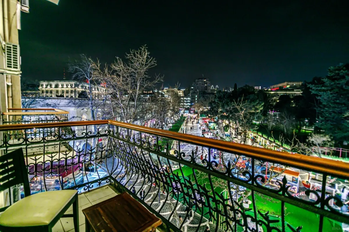 Kirayə verilir 4 otaqlı mənzil 145 m²