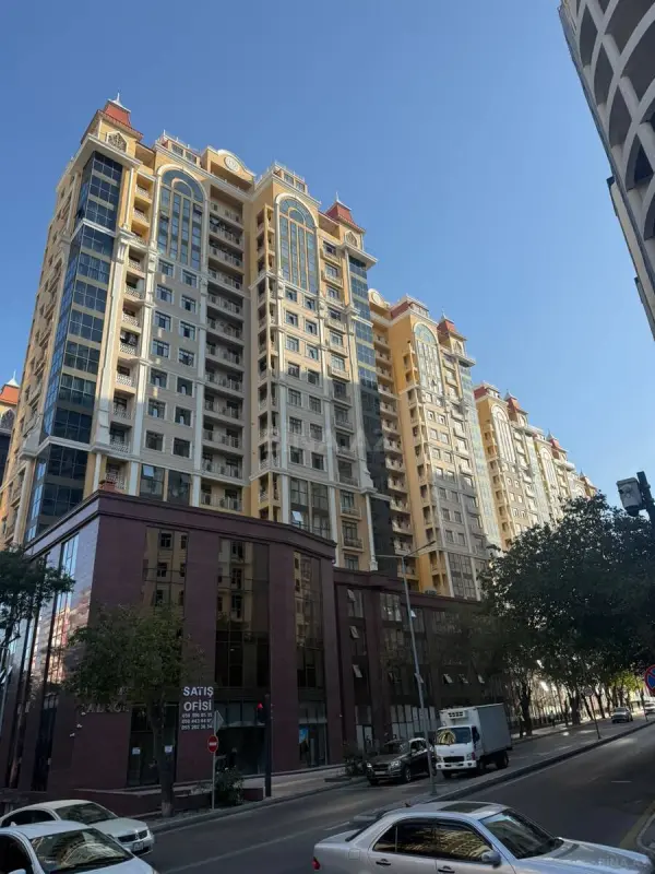 Satılır 3 otaqlı mənzil 115 m²