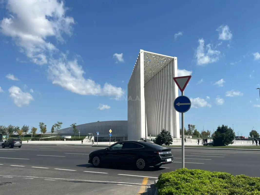 Satılır 1 otaqlı mənzil 44 m²