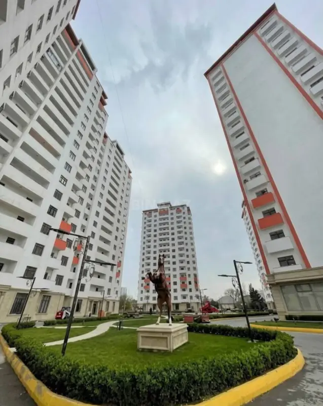 Satılır 3 otaqlı mənzil 103.5 m²