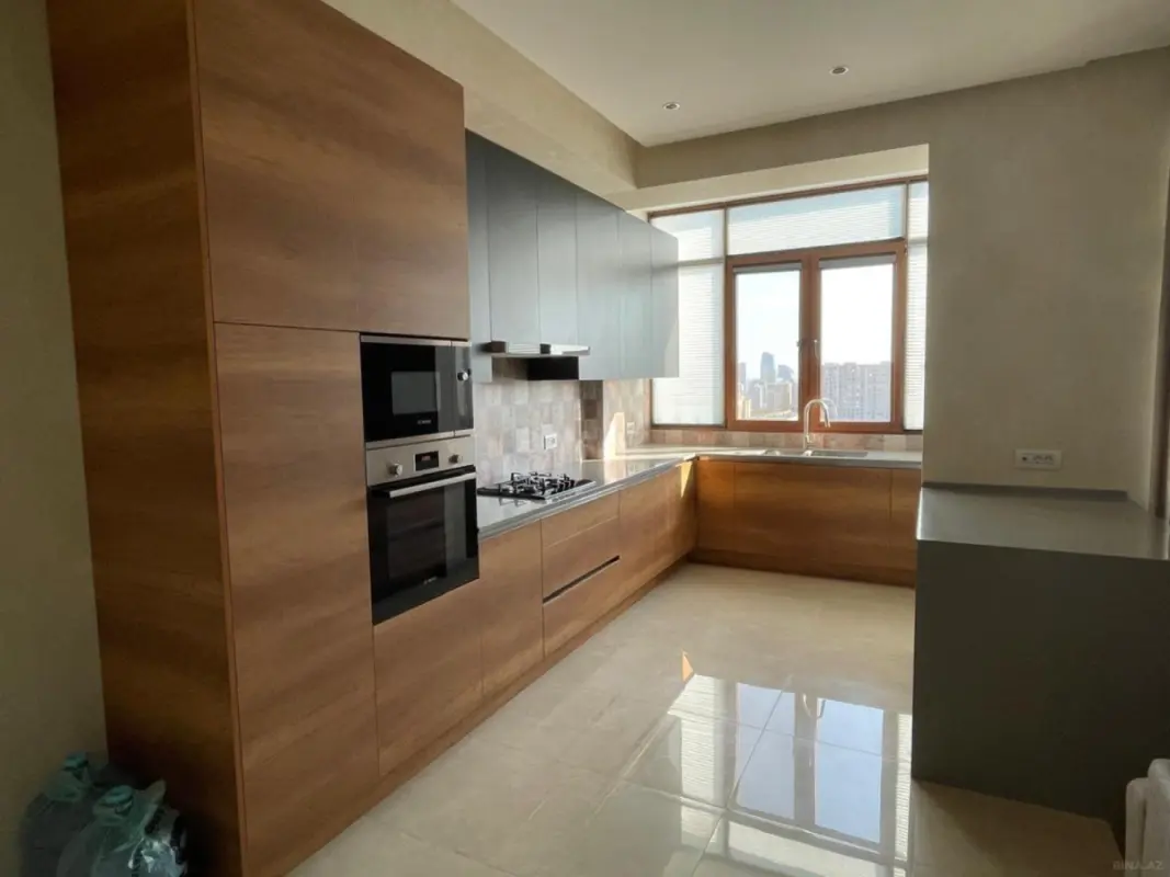 Kirayə verilir 2 otaqlı mənzil 86 m²
