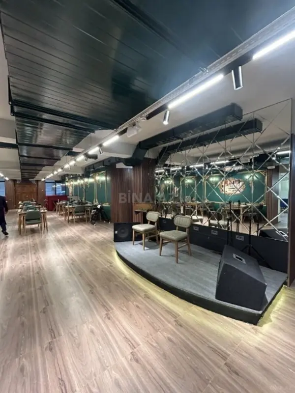 Satılır obyekt 560 m²