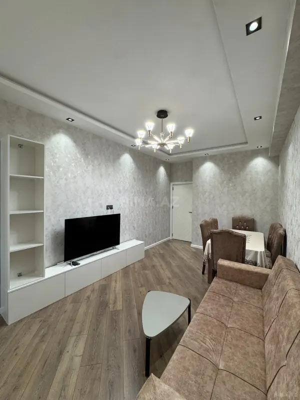Kirayə verilir 2 otaqlı mənzil 74 m²