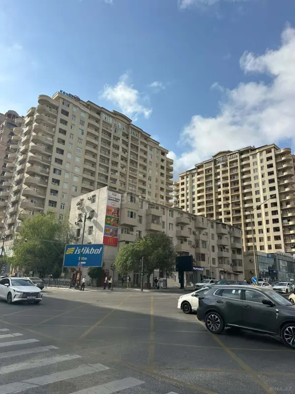 Satılır 3 otaqlı mənzil 171 m²